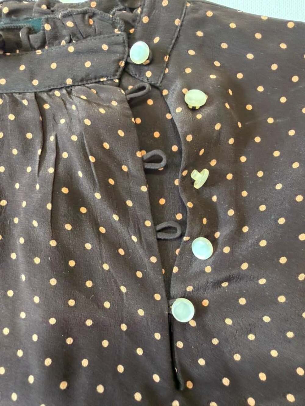 BCBGMaxAzria 100% Silk Brown Polka Dot Ruffle Neck Short Sleeve Blouse - Picture 3 of 7
